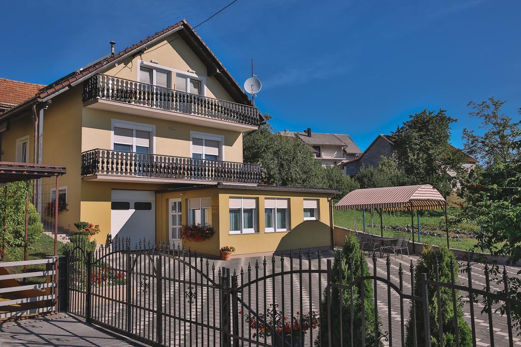 Apartments Mise Огулин Экстерьер фото